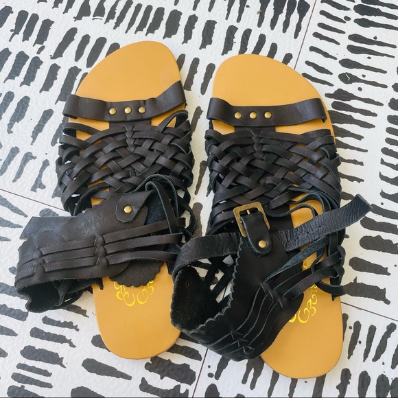 NYLA genuine black leather gladiator type sandal with buckle size 10 - Picture 1 of 7